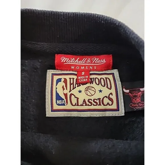 Mitchell & Ness Red Chicago Bulls Crew Neck Sweatshirt Womans Size Small - Picture 5 of 8